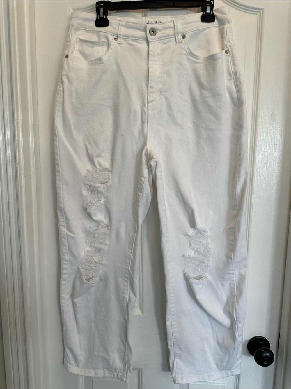 Style & Co. White Distressed Boyfriend Jeans- Size 10.